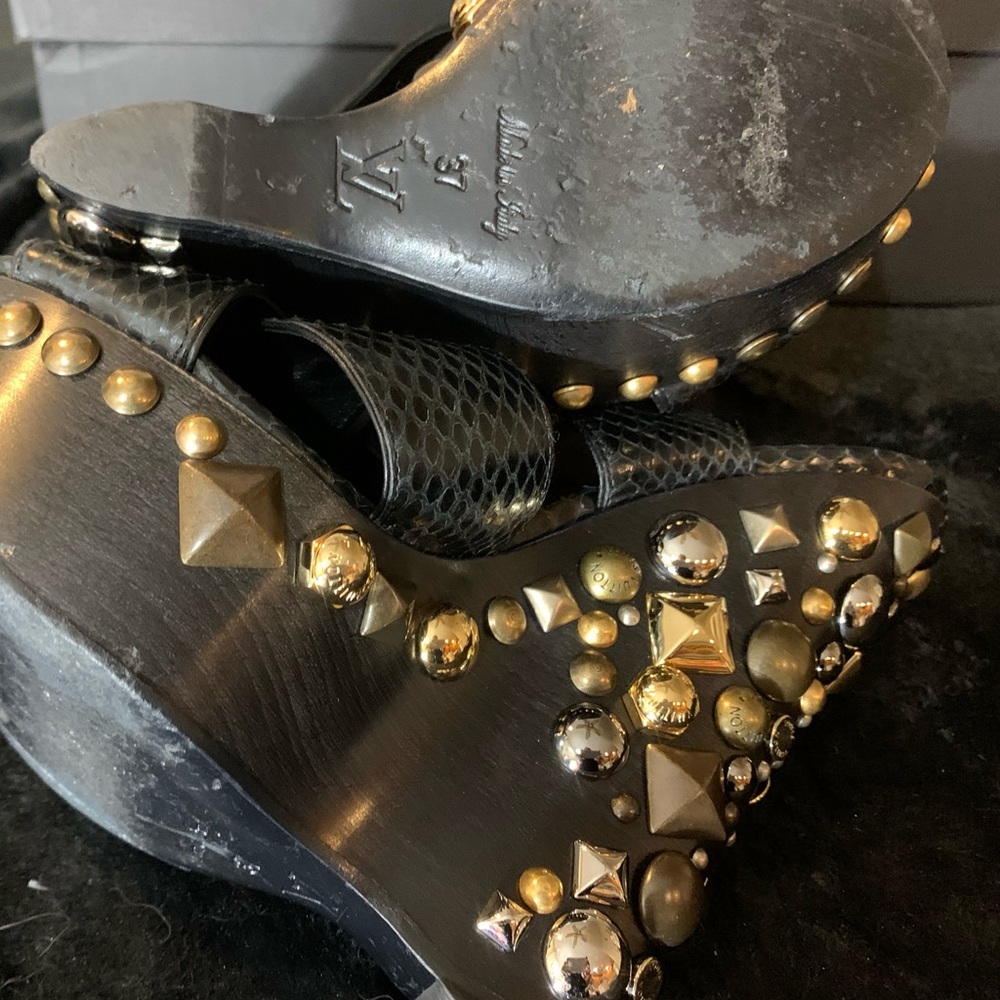 GUC💝Louis Vuitton studded sandals. - Picture 10 of 17